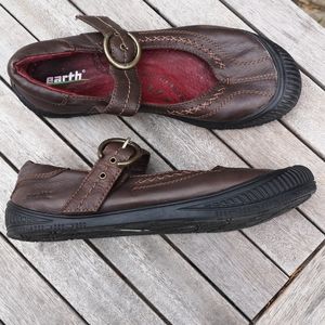 Earth Brown Leather Flats with Buckle